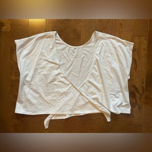 *SOLD* 🌙 Oliver Bonas white front knot crop top shirt size 6US (size 10UK)